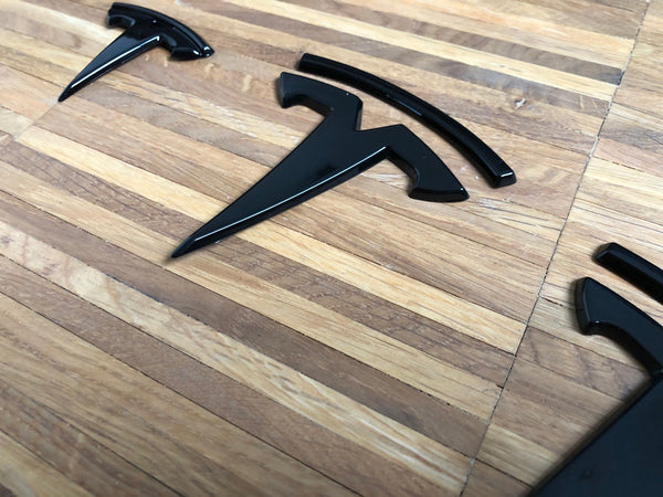 T-Logo sett for front, bak og ratt for Model Y - caps