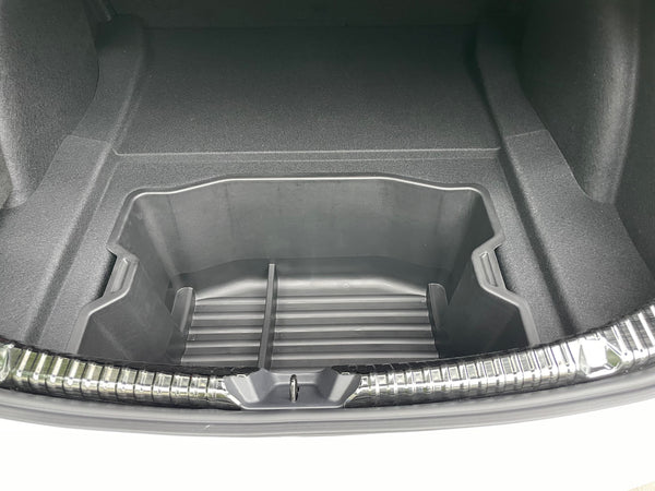 Tesla Model 3 lasteterskelbeskyttelsesbagasje laget av svart aluminium