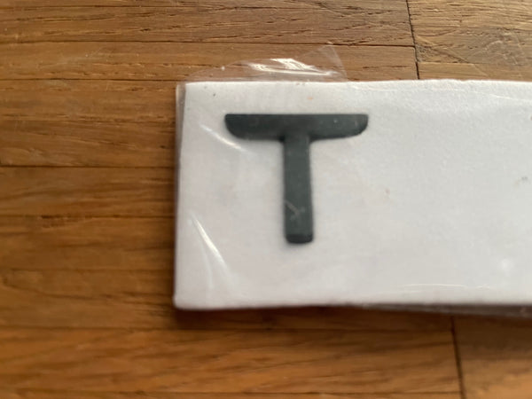 TESLA-bokstaver for Tesla Model 3 og Y